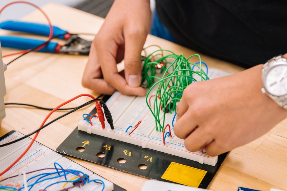 In this article we give you a vivid description of What Are Stem Courses and why they are valuable for students.